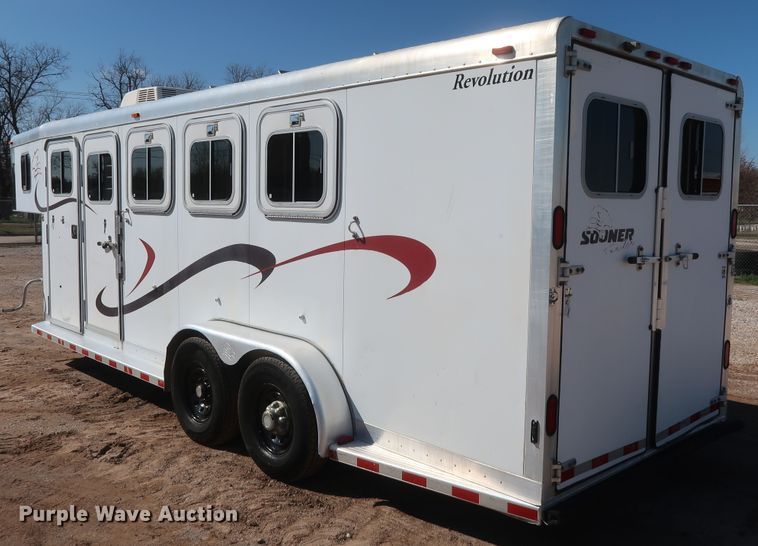 image for item DG7136 2000 Sooner Revolution livestock trailer