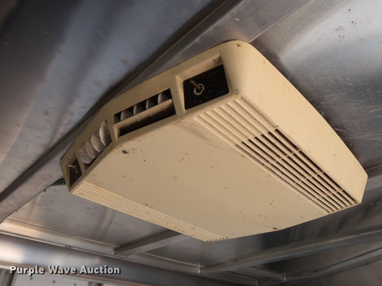 image for item DG7136 2000 Sooner Revolution livestock trailer