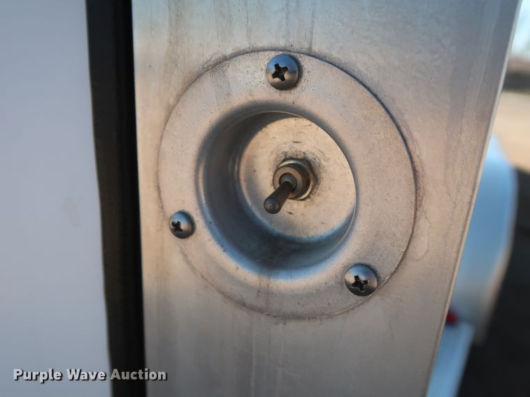 image for item DG7136 2000 Sooner Revolution livestock trailer