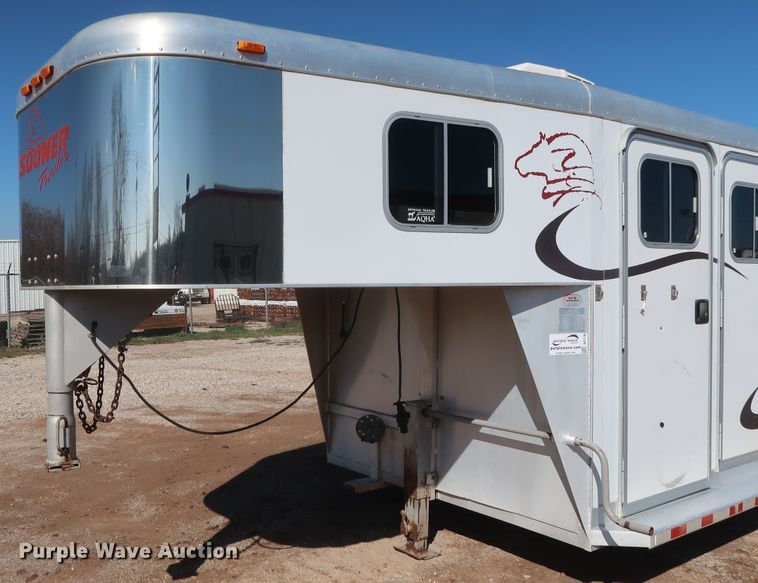 image for item DG7136 2000 Sooner Revolution livestock trailer