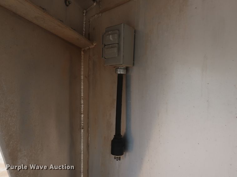 image for item DG7136 2000 Sooner Revolution livestock trailer