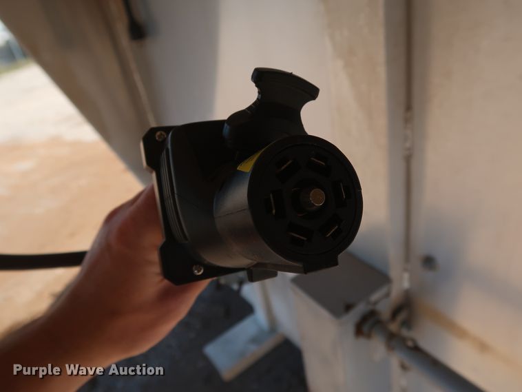 image for item DG7136 2000 Sooner Revolution livestock trailer