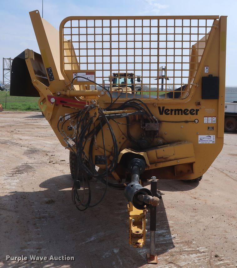 image for item DG7147 2013 Vermeer BPX9000 bale processor