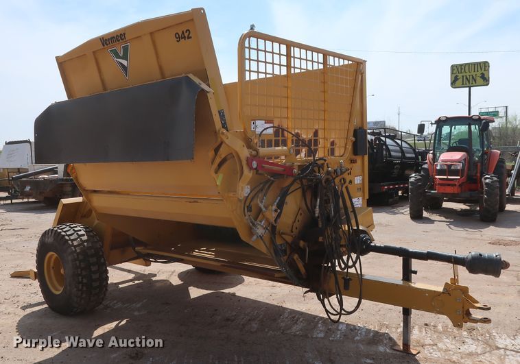 image for item DG7147 2013 Vermeer BPX9000 bale processor