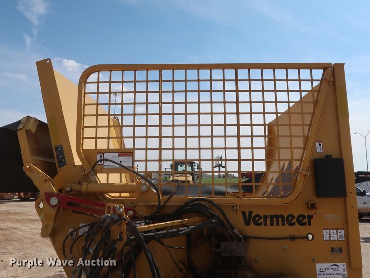 image for item DG7147 2013 Vermeer BPX9000 bale processor