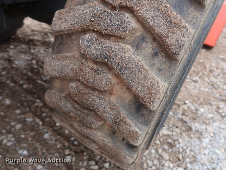 image for item DG7148 2010 Kubota MX5100D MFWD tractor