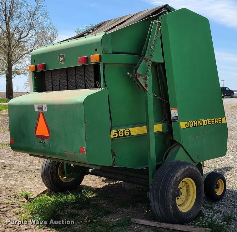 image for item DG7705 John Deere 566 round baler
