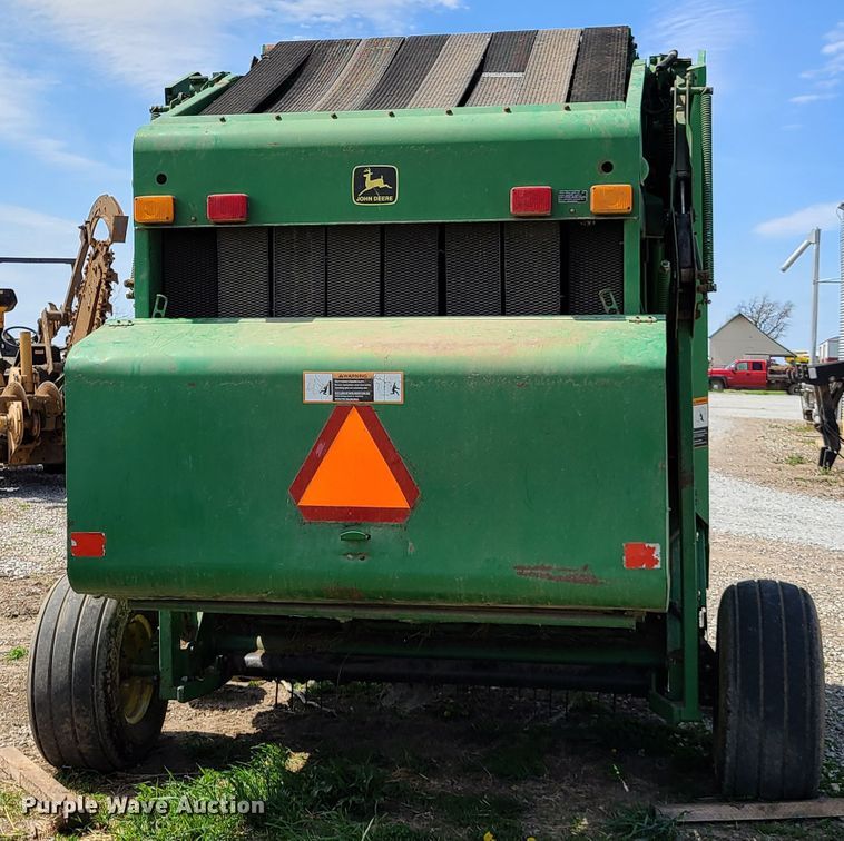 image for item DG7705 John Deere 566 round baler