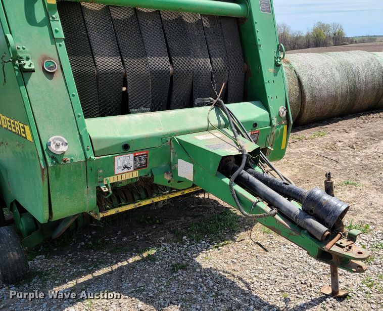 image for item DG7705 John Deere 566 round baler