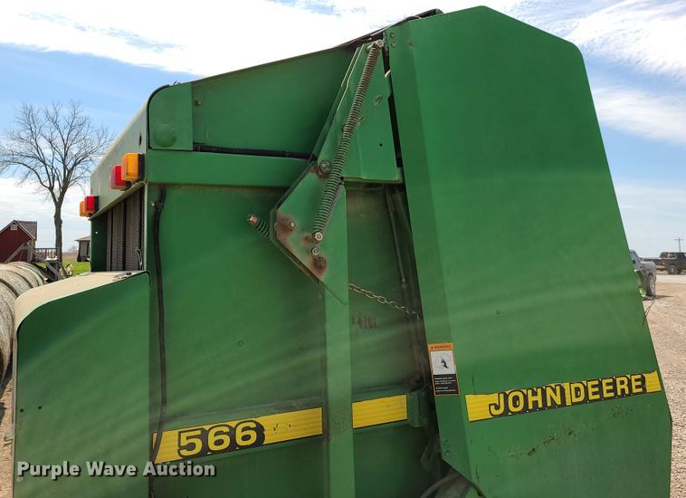 image for item DG7705 John Deere 566 round baler