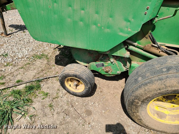 image for item DG7705 John Deere 566 round baler