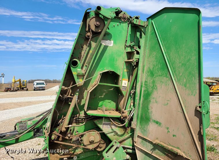 image for item DG7705 John Deere 566 round baler
