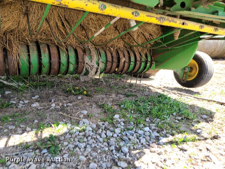 image for item DG7705 John Deere 566 round baler