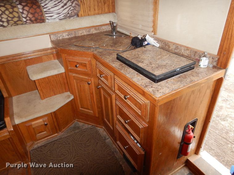 image for item DH3727 2006 Platinum horse trailer