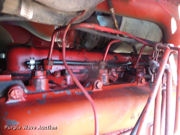 image for item DH4813 1977 International 1086 tractor