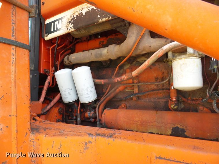image for item DH4813 1977 International 1086 tractor