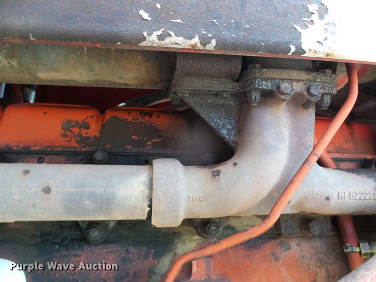 image for item DH4813 1977 International 1086 tractor