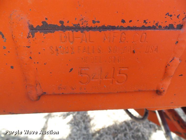 image for item DH4813 1977 International 1086 tractor