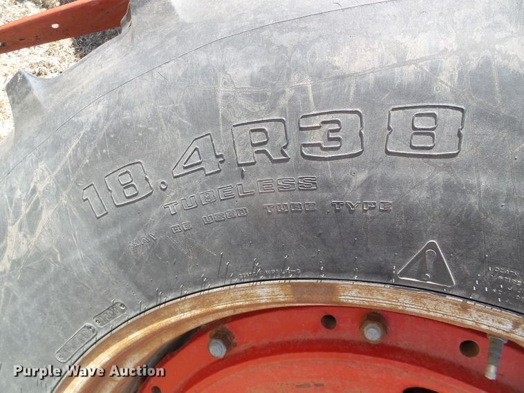 image for item DH4813 1977 International 1086 tractor