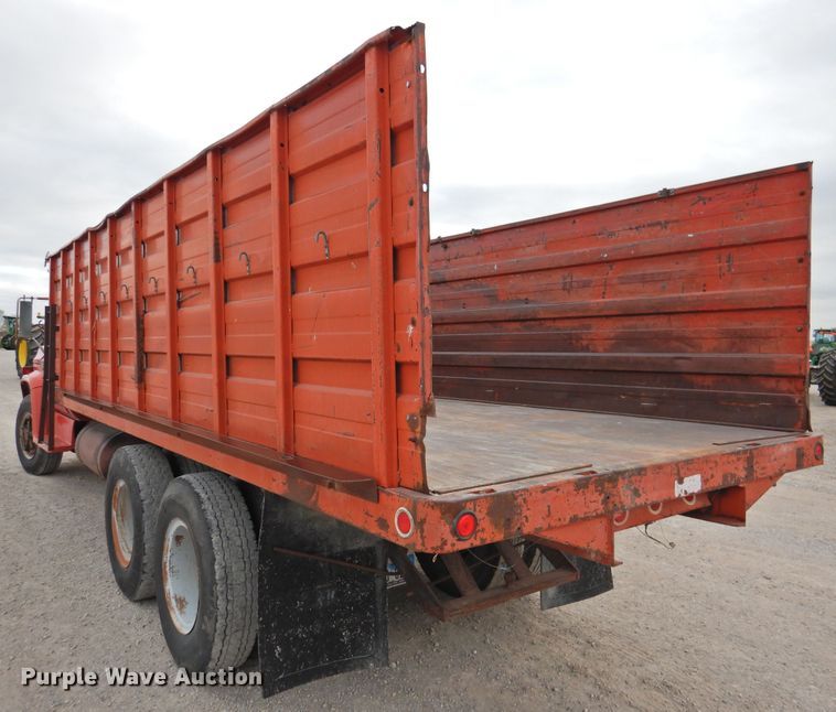 image for item DI0076 1977 Chevrolet C65 grain truck