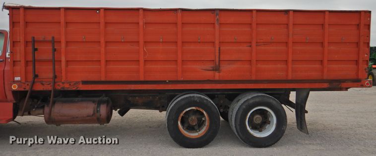 image for item DI0076 1977 Chevrolet C65 grain truck