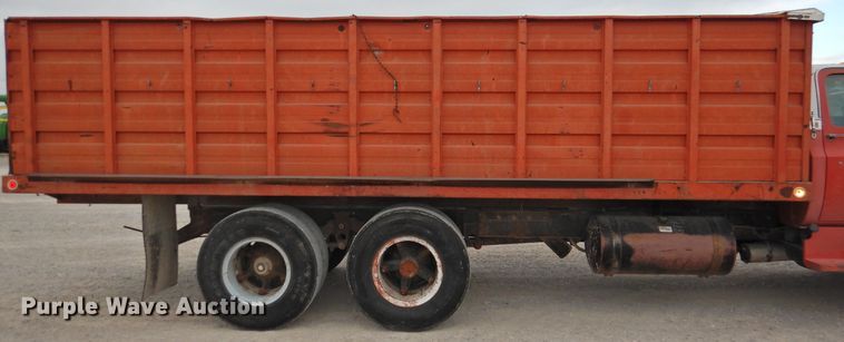 image for item DI0076 1977 Chevrolet C65 grain truck