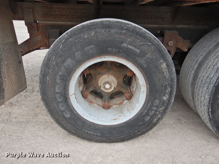 image for item DI0076 1977 Chevrolet C65 grain truck