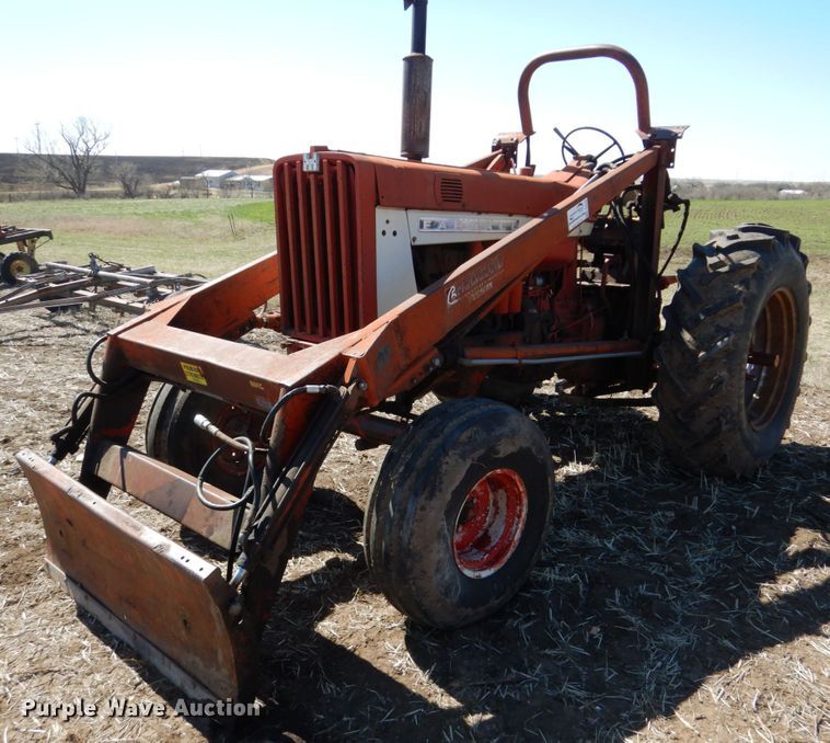 image for item DJ3105 International Farmall 806 tractor