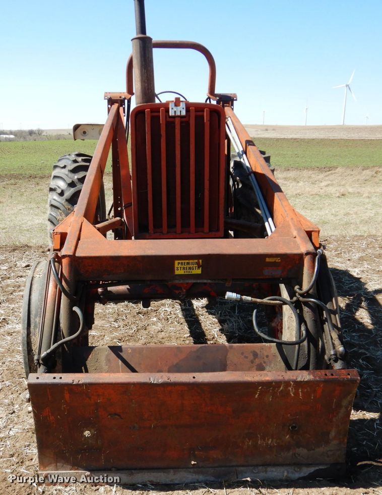 image for item DJ3105 International Farmall 806 tractor