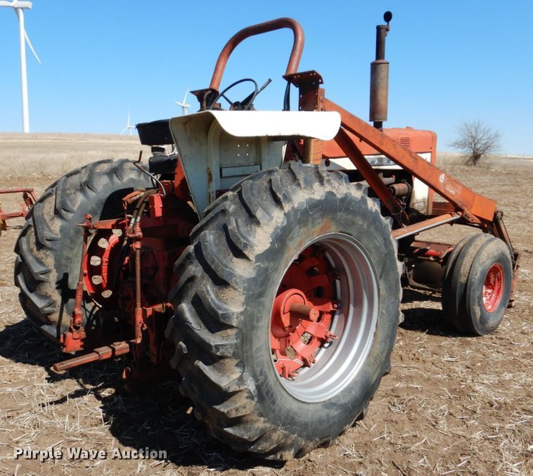 image for item DJ3105 International Farmall 806 tractor