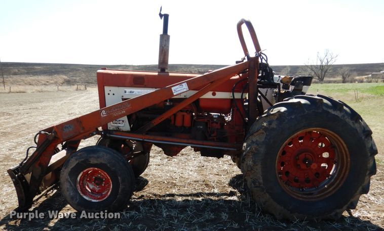 image for item DJ3105 International Farmall 806 tractor