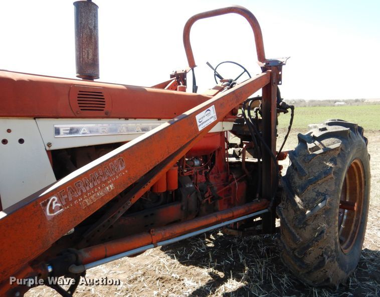 image for item DJ3105 International Farmall 806 tractor