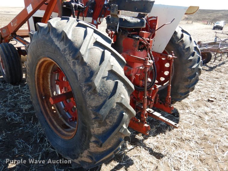 image for item DJ3105 International Farmall 806 tractor