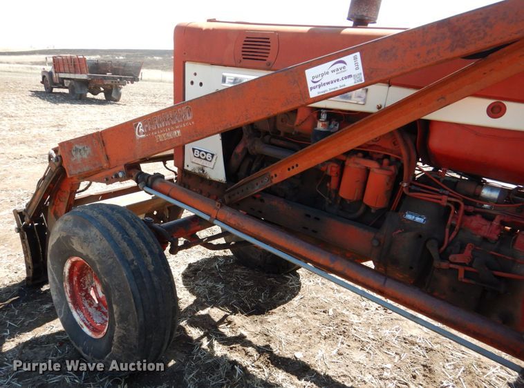 image for item DJ3105 International Farmall 806 tractor