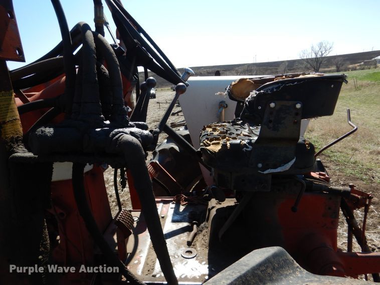 image for item DJ3105 International Farmall 806 tractor