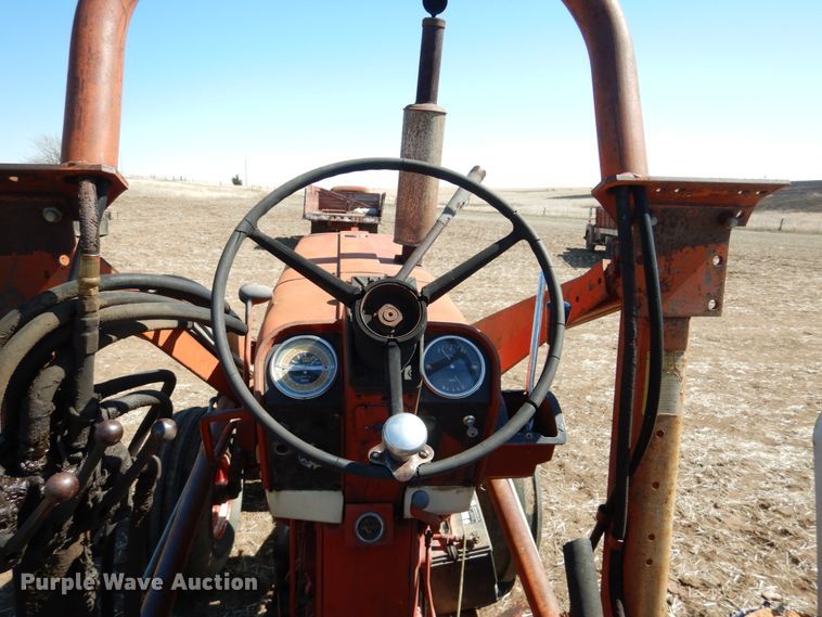 image for item DJ3105 International Farmall 806 tractor