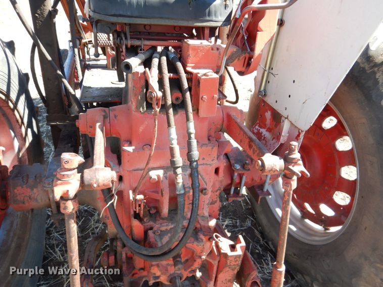 image for item DJ3105 International Farmall 806 tractor