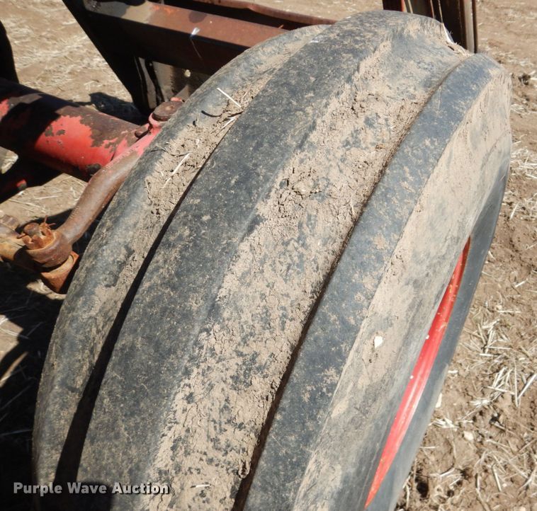 image for item DJ3105 International Farmall 806 tractor