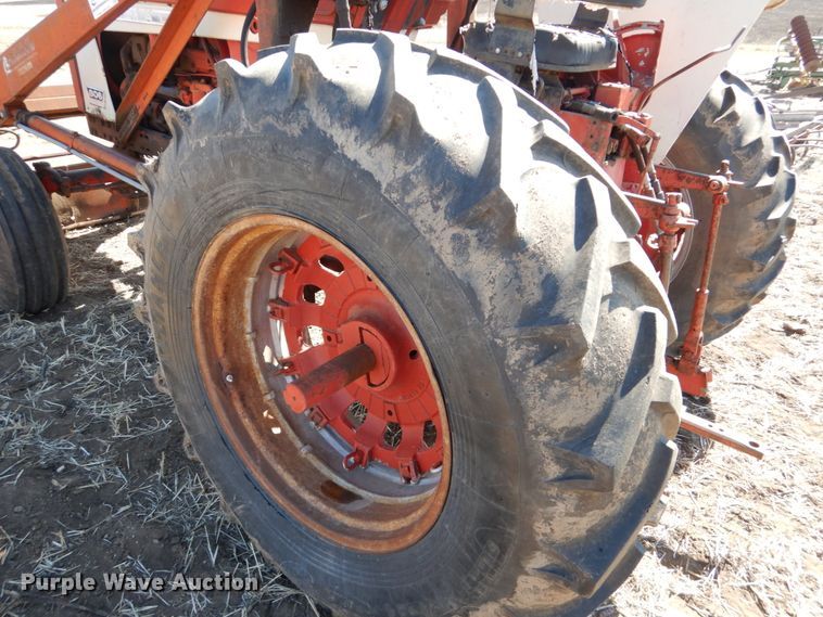 image for item DJ3105 International Farmall 806 tractor