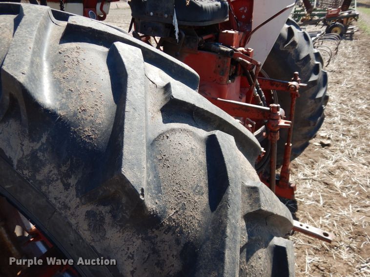 image for item DJ3105 International Farmall 806 tractor