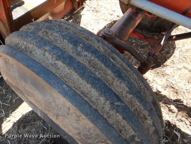 image for item DJ3105 International Farmall 806 tractor