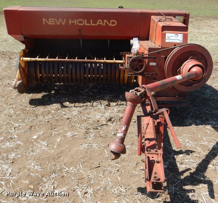 image for item DJ3106 New Holland Hayliner 278 small square baler