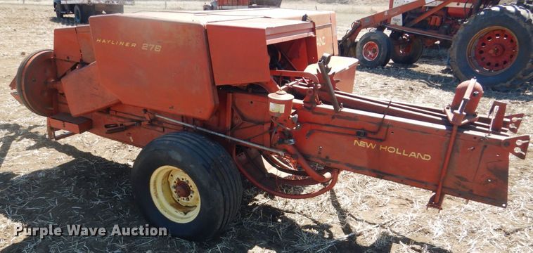 image for item DJ3106 New Holland Hayliner 278 small square baler
