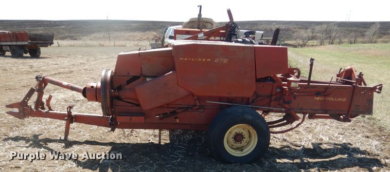 image for item DJ3106 New Holland Hayliner 278 small square baler