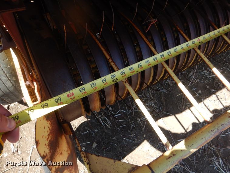 image for item DJ3106 New Holland Hayliner 278 small square baler