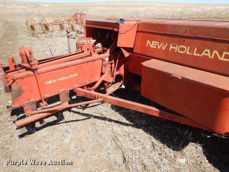 image for item DJ3106 New Holland Hayliner 278 small square baler