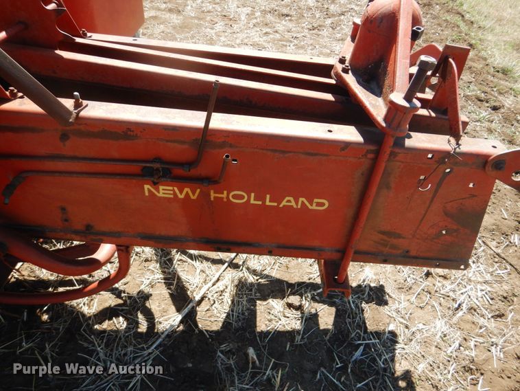 image for item DJ3106 New Holland Hayliner 278 small square baler
