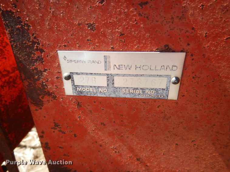 image for item DJ3106 New Holland Hayliner 278 small square baler