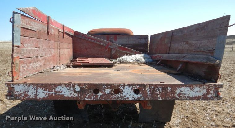 image for item DJ3109 1950 Ford F6 grain truck
