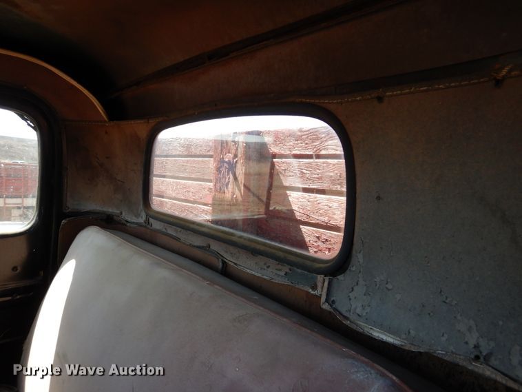 image for item DJ3109 1950 Ford F6 grain truck